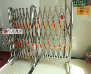 新款不銹鋼伸縮護欄 移動式護欄